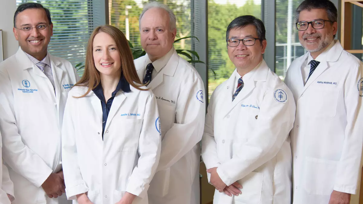 Médicos en el Centro para el Cáncer de Piel Hauppauge de Memorial Sloan Kettering